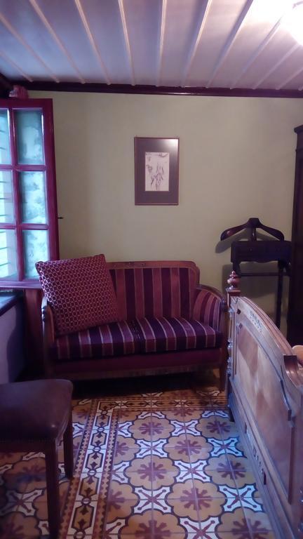 Art Deco Bed & Breakfast Acomodação com café da manhã Dikoryfo Exterior foto