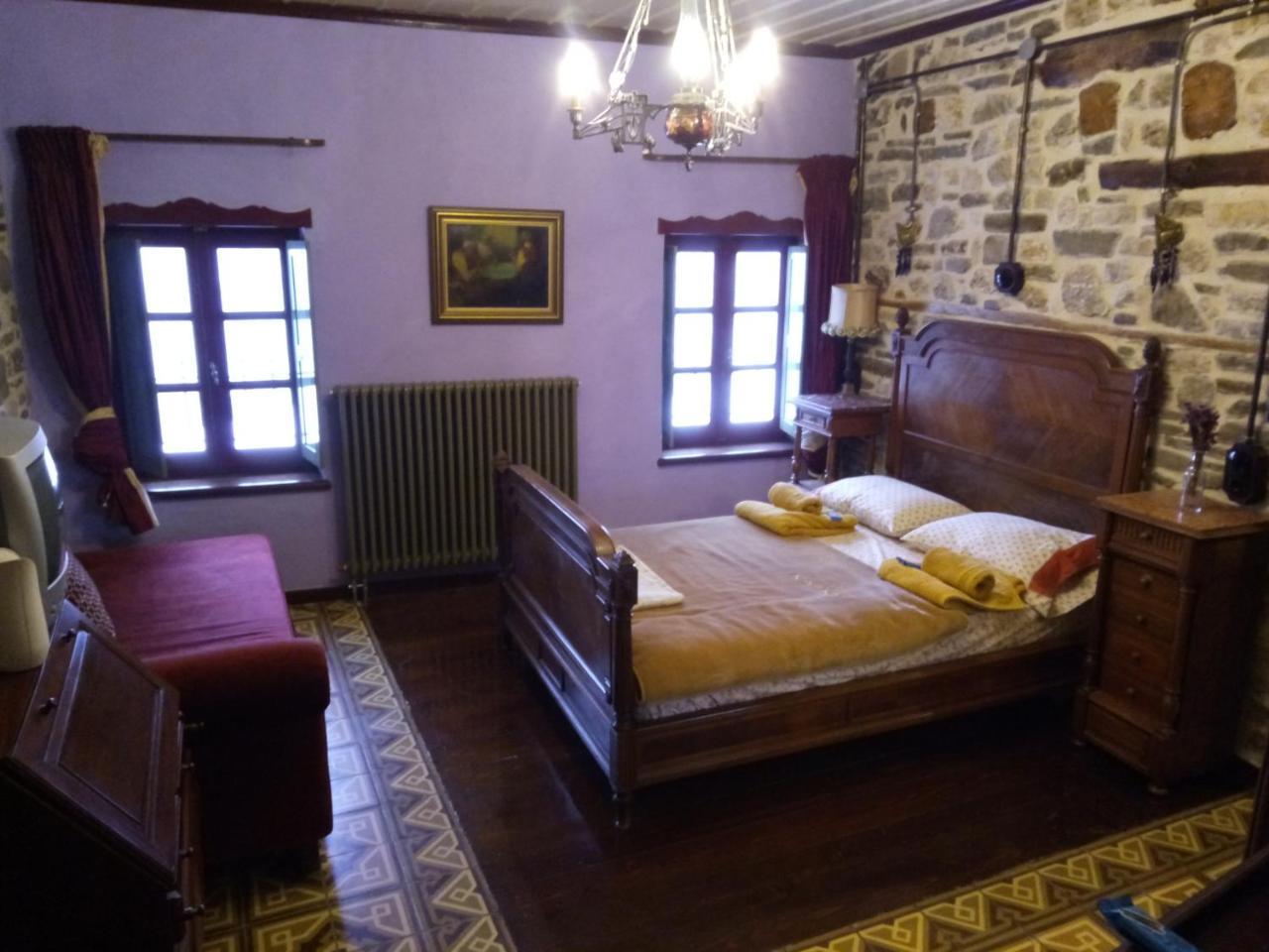Art Deco Bed & Breakfast Acomodação com café da manhã Dikoryfo Exterior foto